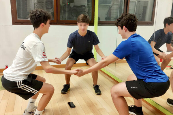 ragazzi-palestra-1 Ragazzi in palestra